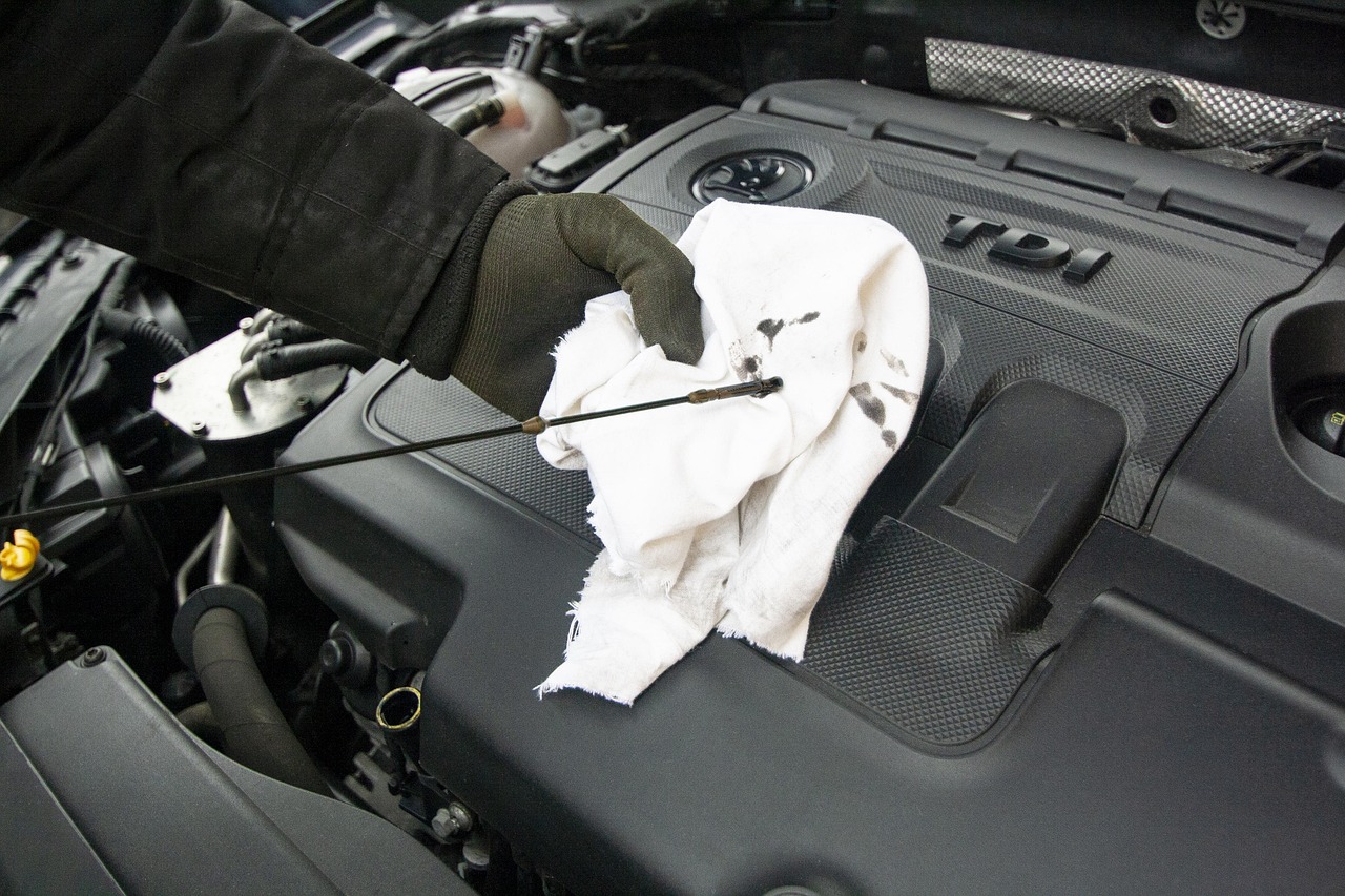 oil, changing the oil, maintenance, mechanic, engine, services, car, vehicle, work, repairs, car wallpapers, repair